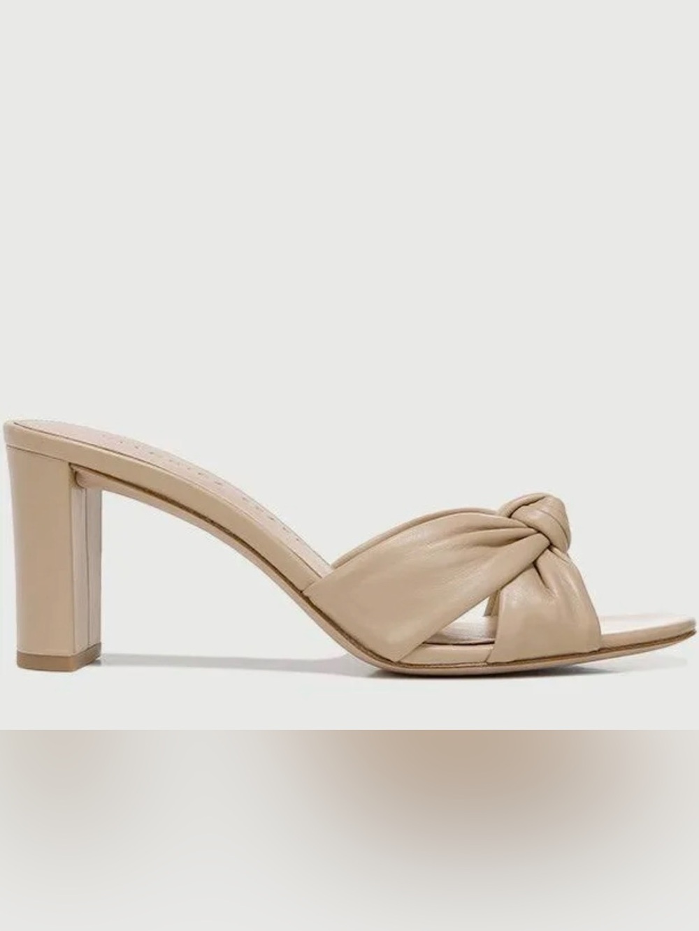 NIB Veronica Beard 7.5 Elegant Comfortable Ganita Nude Beige Sandals